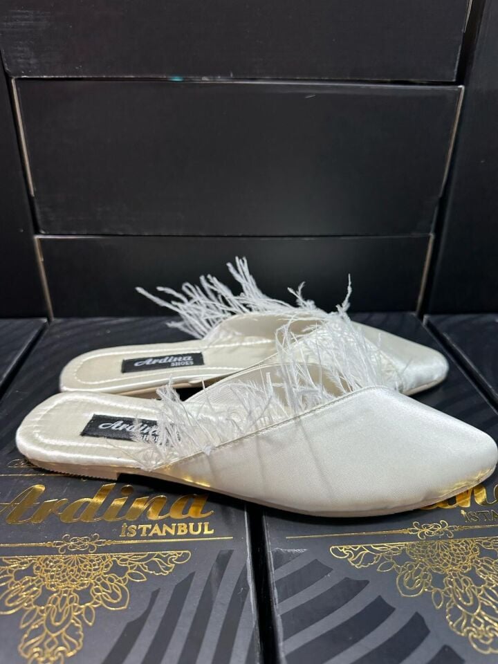 Ardina 800 Önü Kapalı Tüylü Terlik